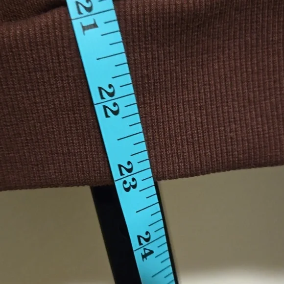 Rosio V-neck Sweatshirt NWOT - Picture 6 of 6